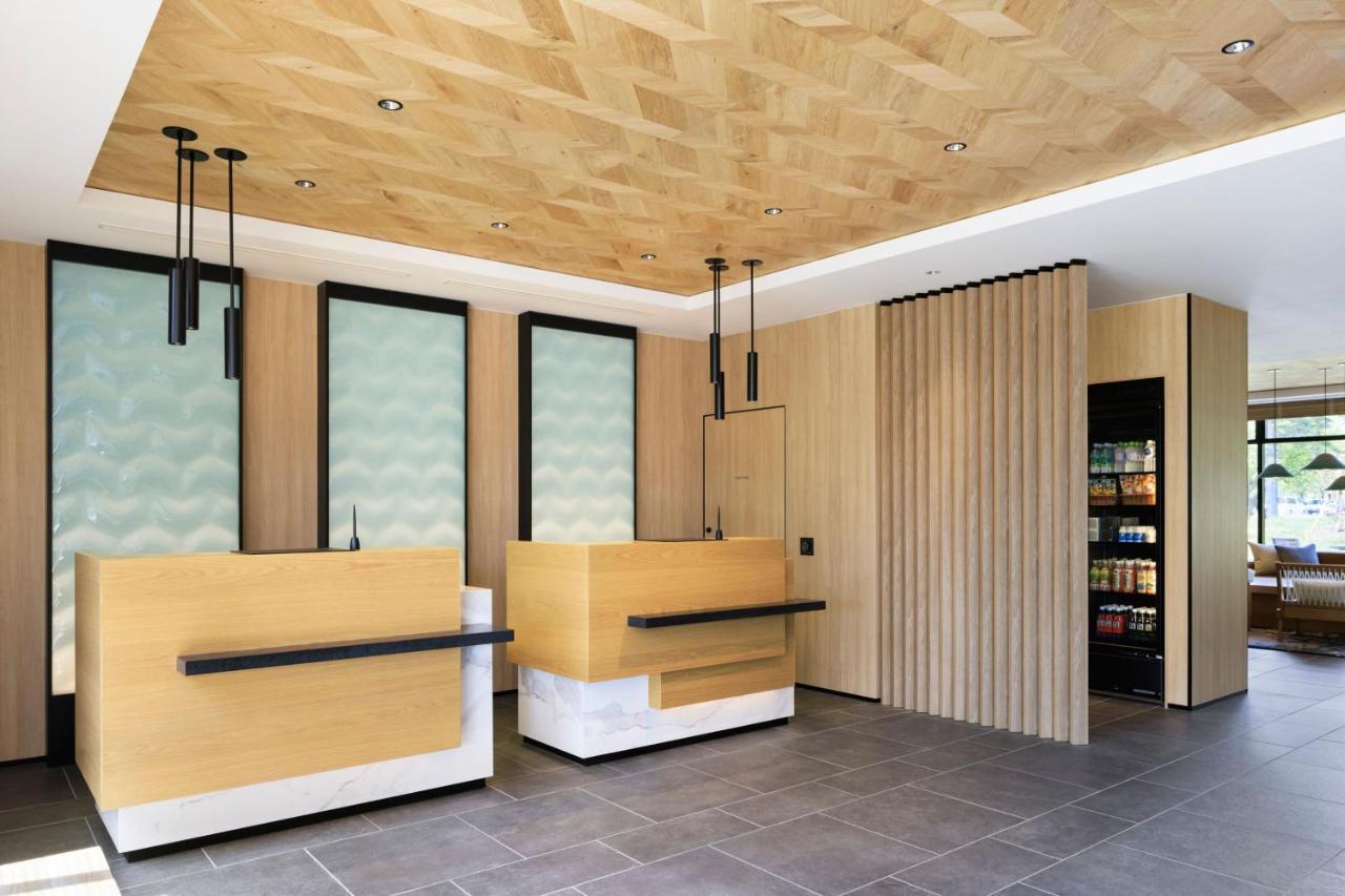 Отель Fairfield By Marriott Hokkaido Naganuma Экстерьер фото